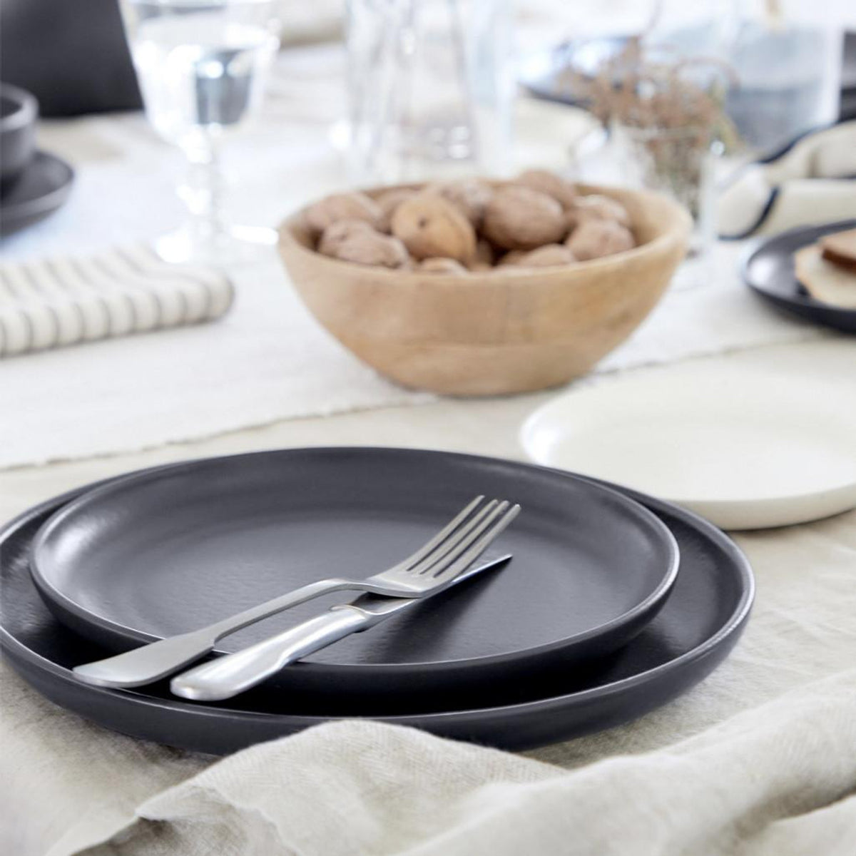 Pacifica Dinner Plate Seed Grey Maison Cookware + Bakeware