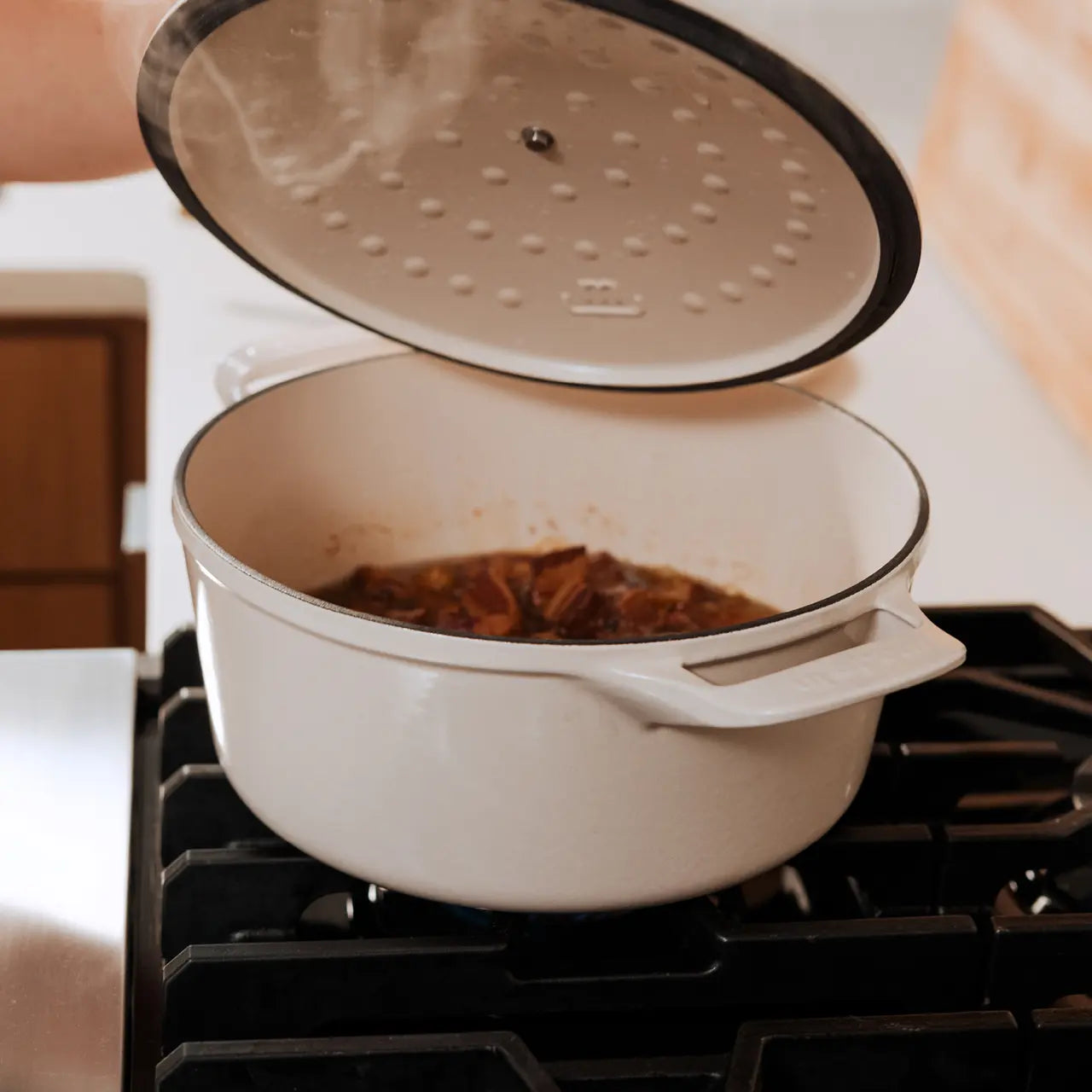 Made In 5.5 Qt Round Enameled Cast Iron Dutch Oven - Vintage White
