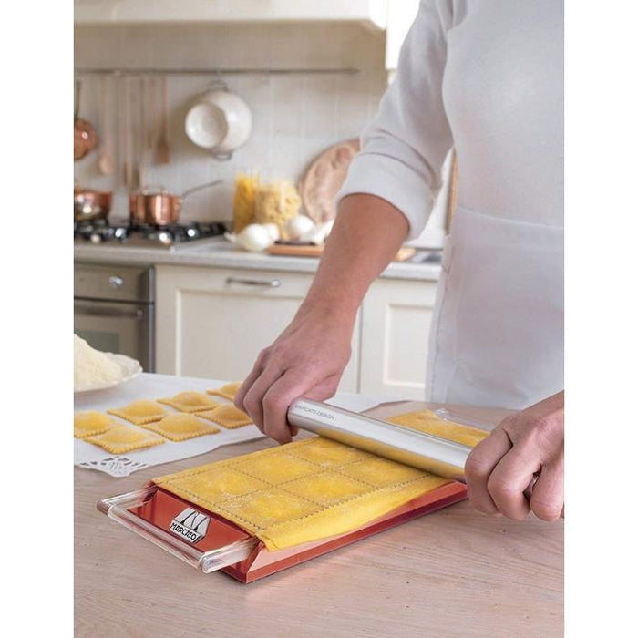 Marcato Ravioli Tablet with Rolling Pin - Red