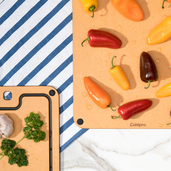 Cuisipro Med. Fibre Wood Cutting Board w. Silicone Feet - Natural - 12"x9"
