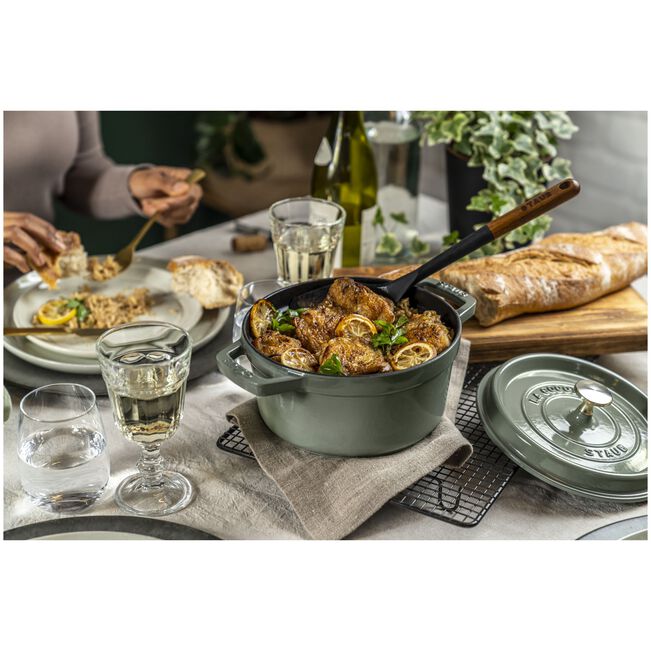 Staub Round Cocotte 2.2L/2.25-Qt Eucalyptus