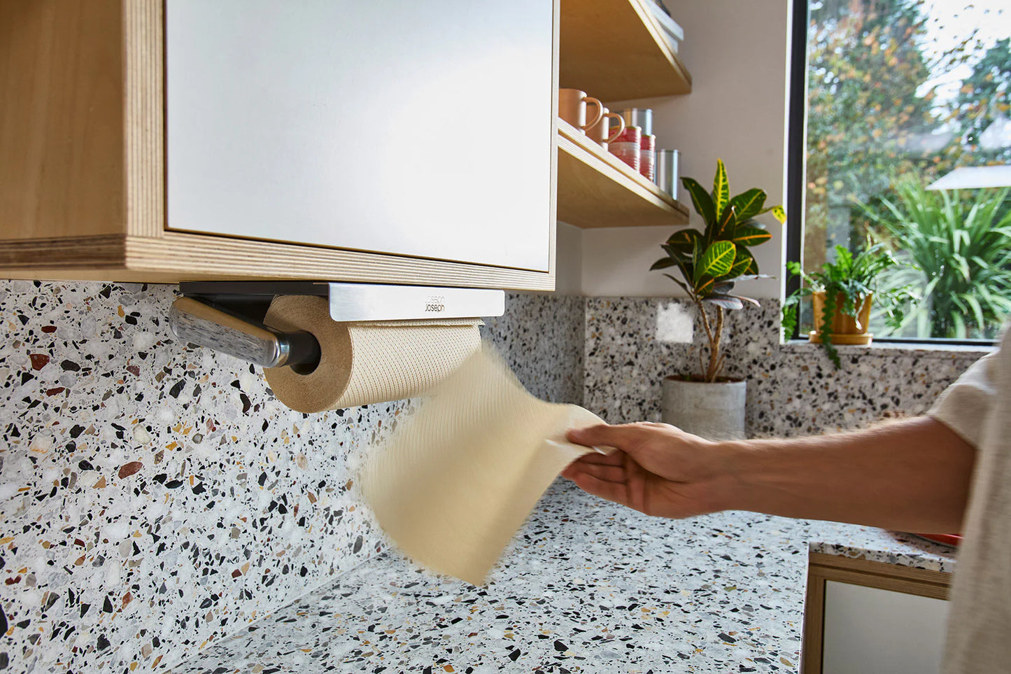 RollGrip™ Mounted Paper Towel Holder - Joseph Joseph