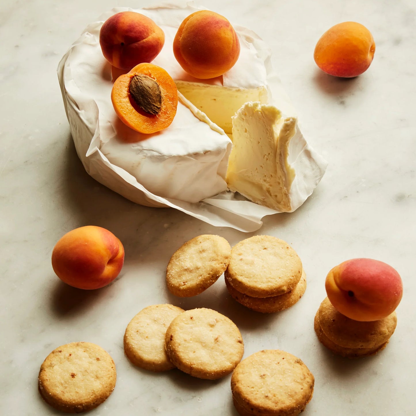 Fine Cheese Co. Fresh Brillat Savarin & Apricot Cheesecake Biscuits 120g