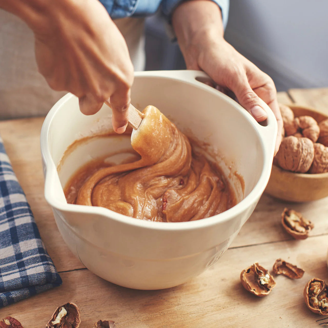 Emile Henry Mixing Bowl 4.5L - Argile