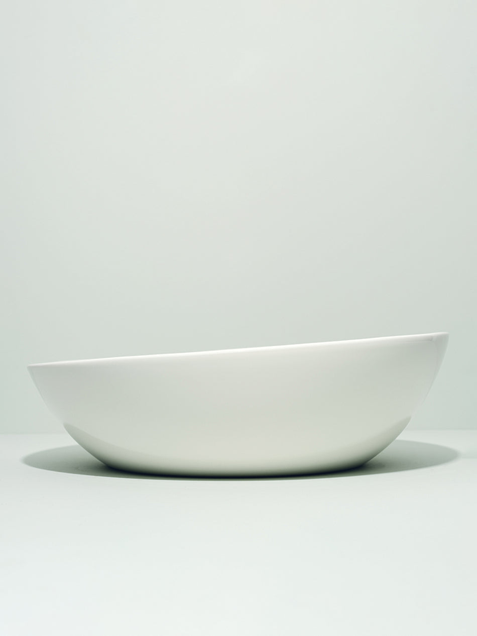 førs slanted serving bowl - white (40% off at checkout)