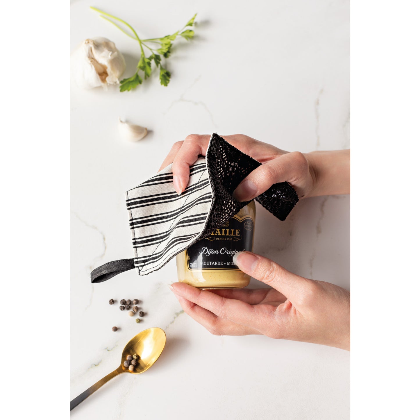 Gripper Jar - Ticking Stripe