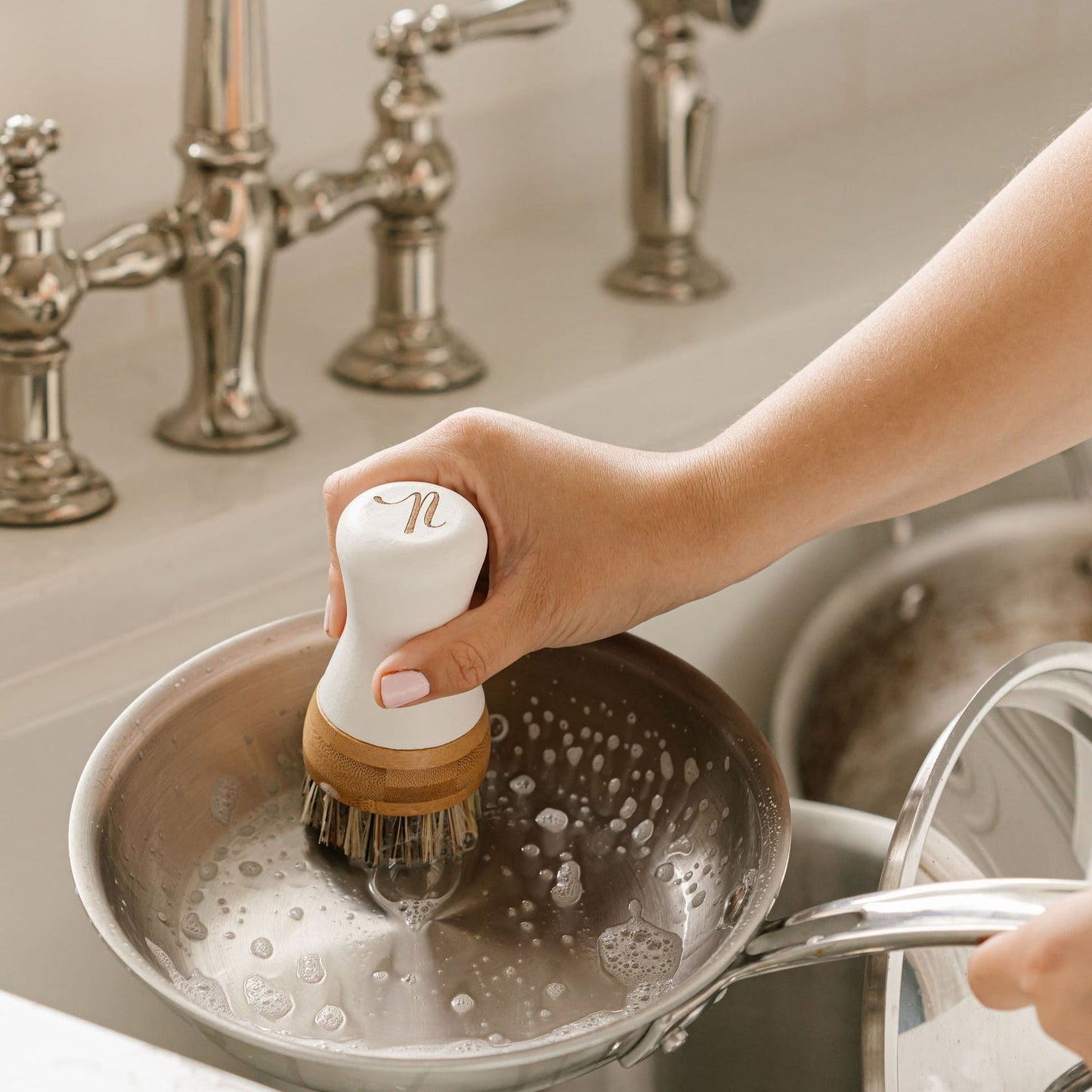 Nellie's Forever Dish Brush