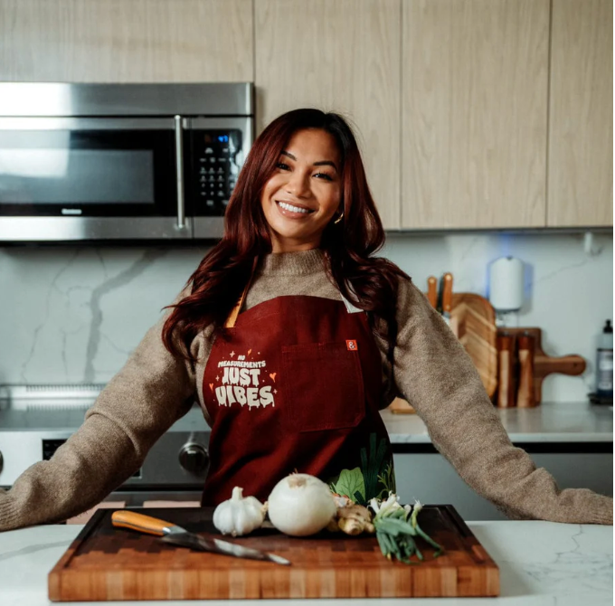 Hedley & Bennett The Essential Cassie Yeung Apron - House Red