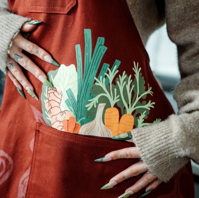 Hedley & Bennett The Essential Cassie Yeung Apron - House Red