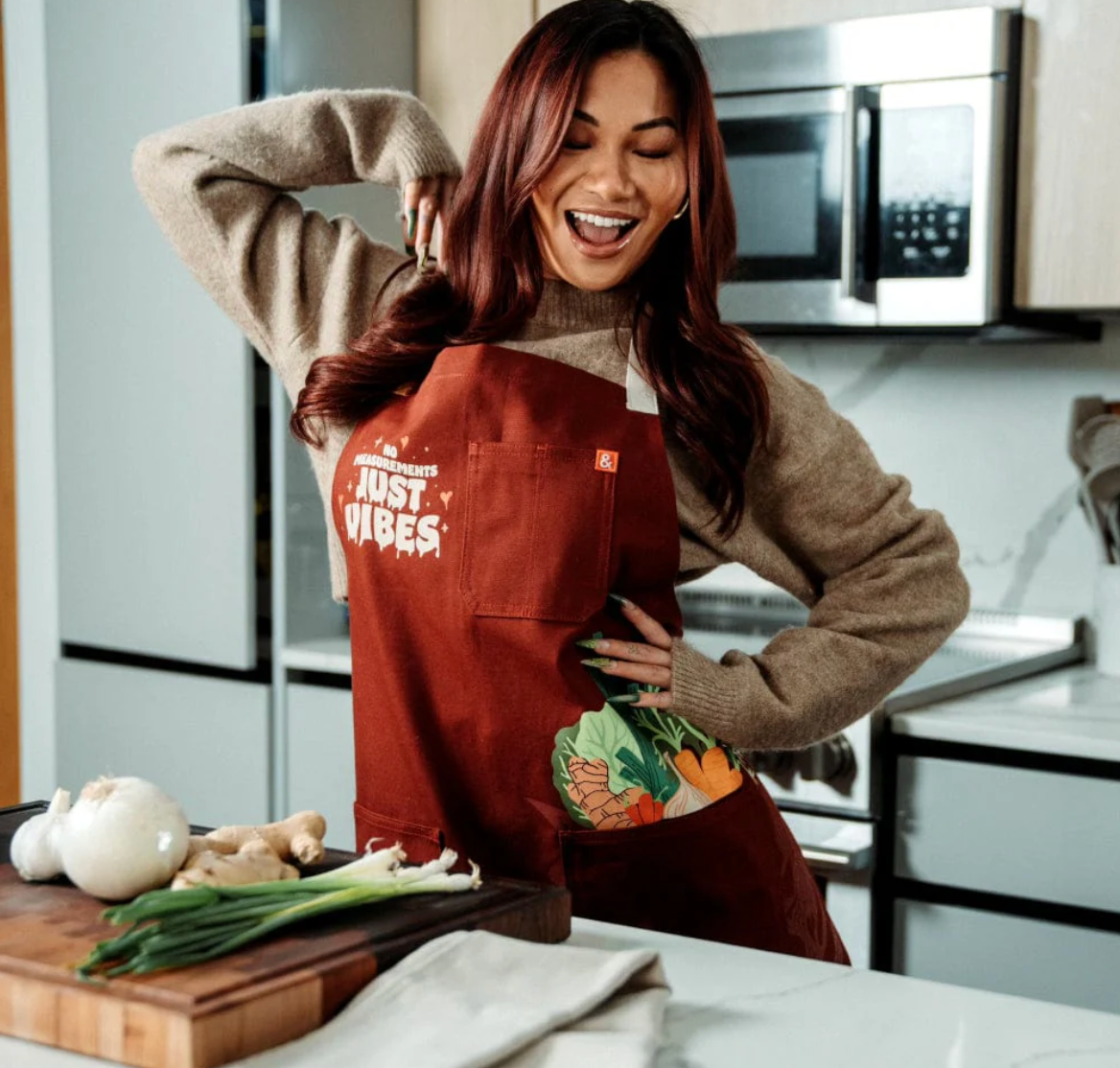 Hedley & Bennett The Essential Cassie Yeung Apron - House Red