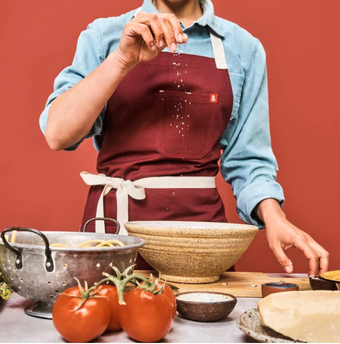 Hedley & Bennett The Essential Apron - House Red