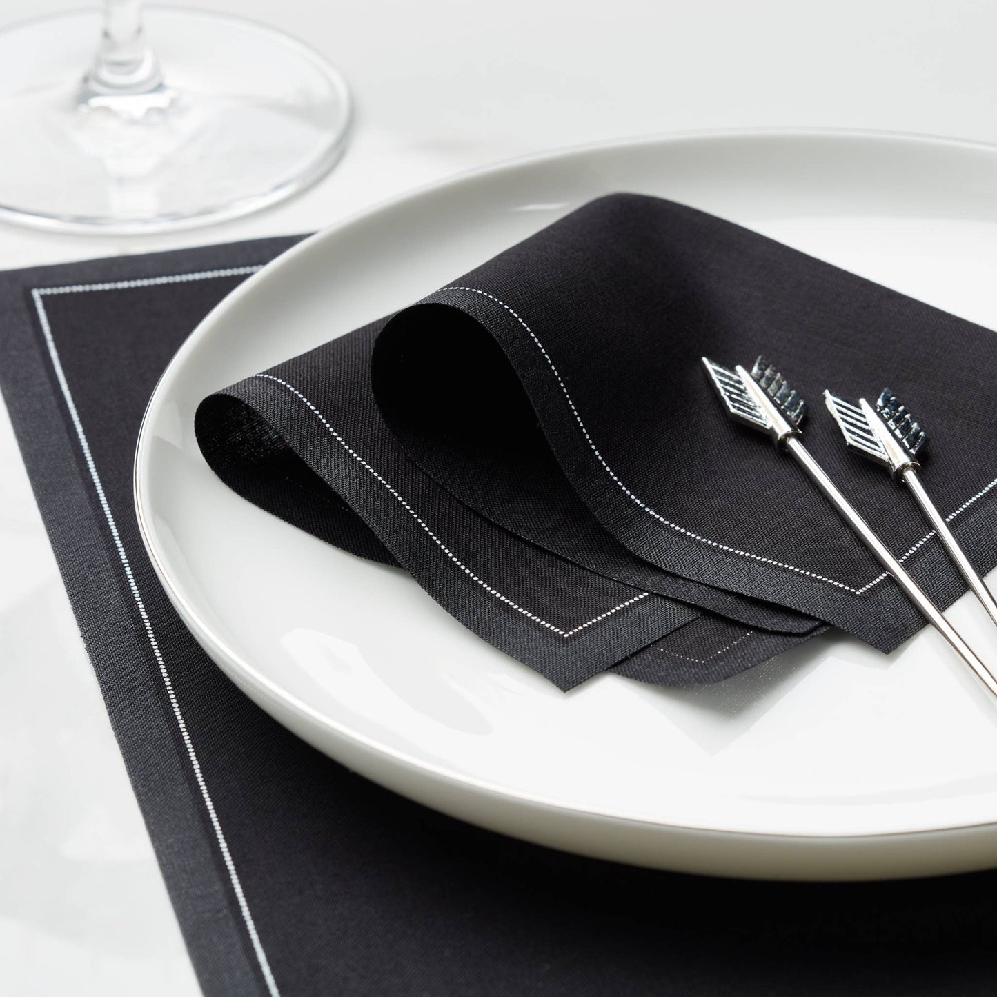 Black Cotton Luncheon Napkins 25 Units