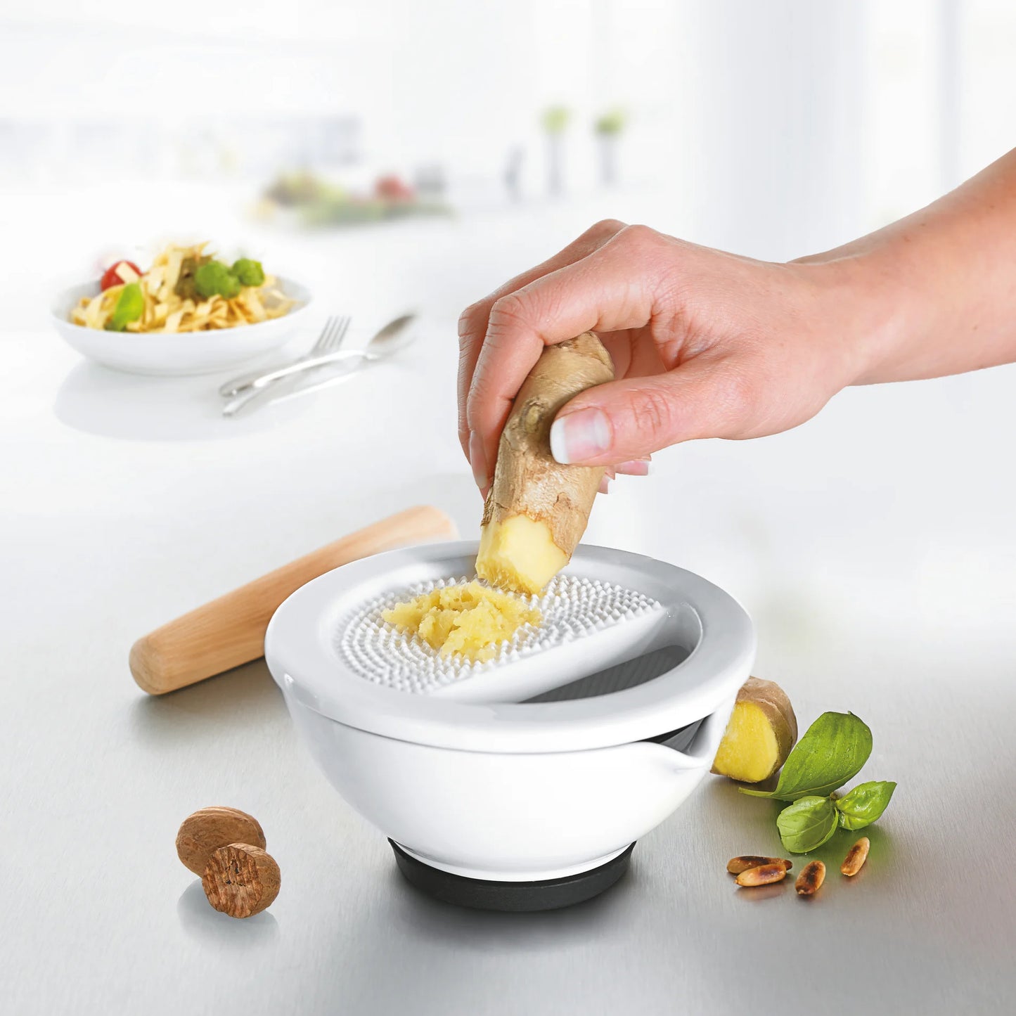 Mortar & Pestle w/Grater Porcelain SURI