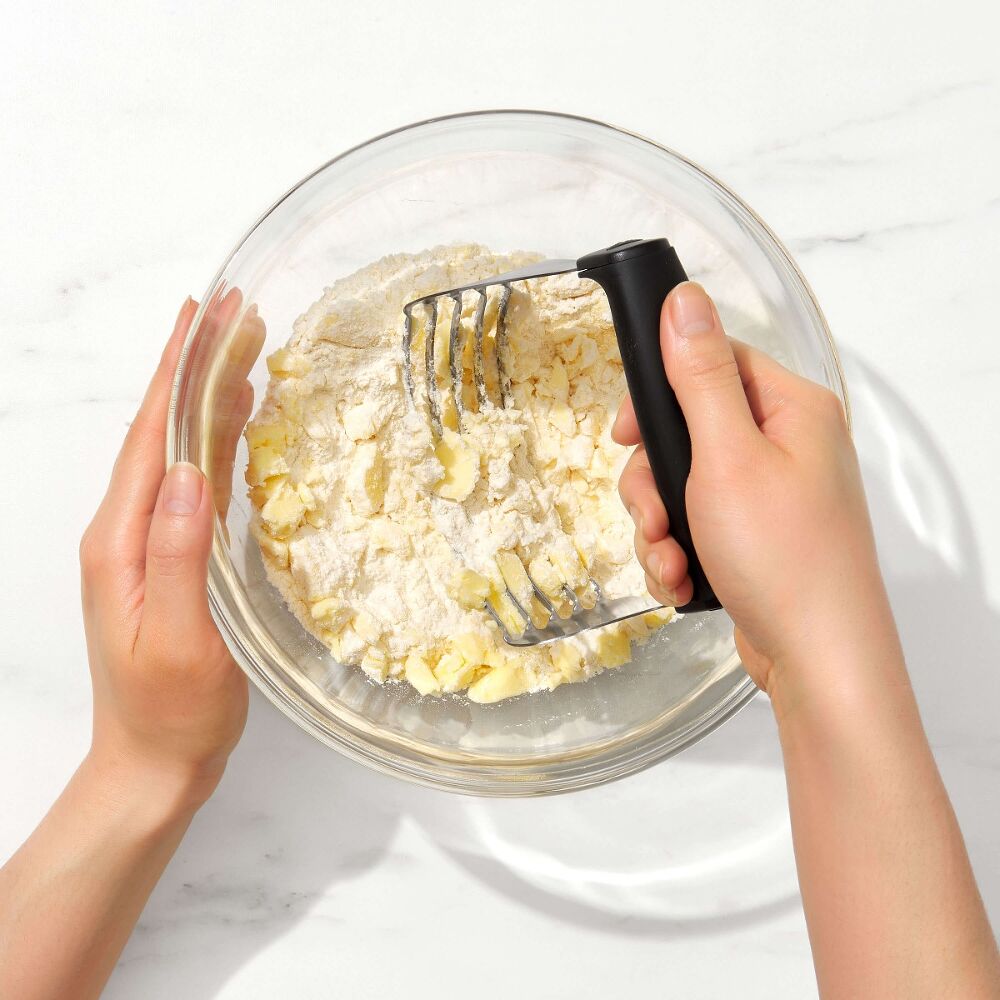 OXO Dough/Pastry Blender w Blades