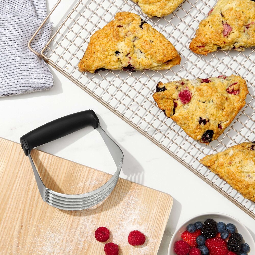 OXO Dough/Pastry Blender w Blades