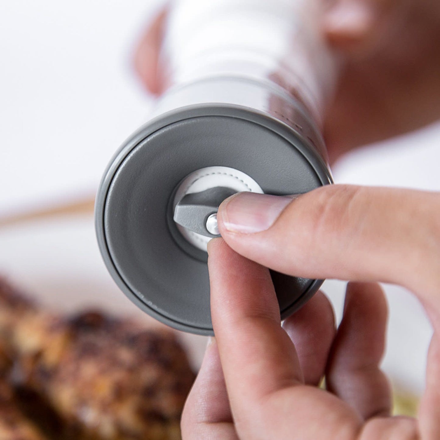 Lincoln Salt & Pepper Mill 2-in-1