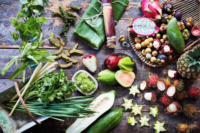 The Little Viet Kitchen: Over 100 authentic and delicious Vietnamese recipes - Thuy Diem Pham