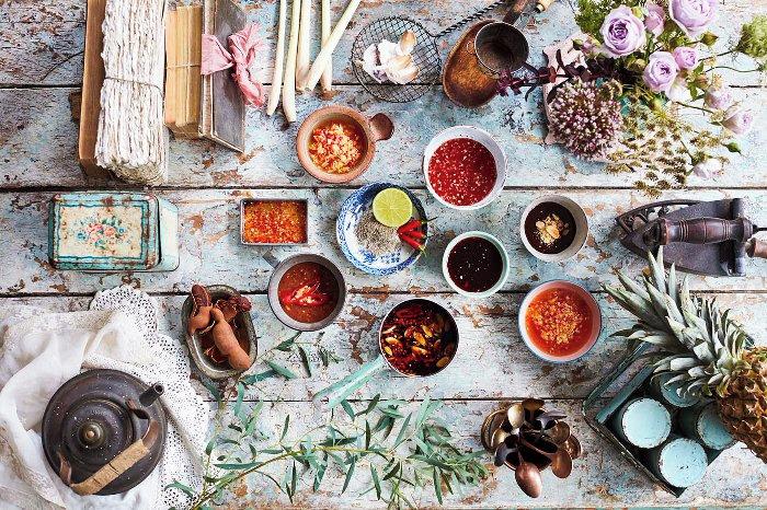 The Little Viet Kitchen: Over 100 authentic and delicious Vietnamese recipes - Thuy Diem Pham