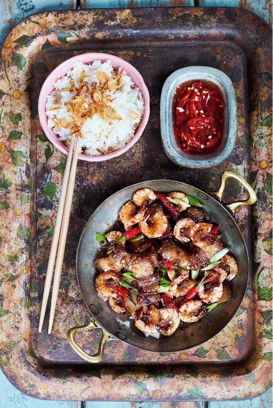 The Little Viet Kitchen: Over 100 authentic and delicious Vietnamese recipes - Thuy Diem Pham