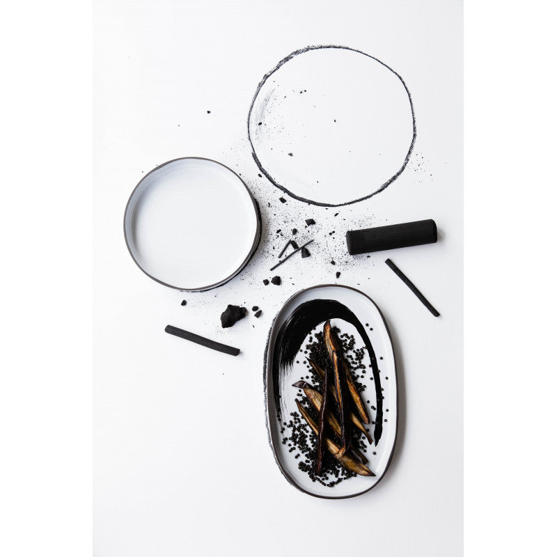 Caractère Oval Service Plate - White 18.25x11.25in