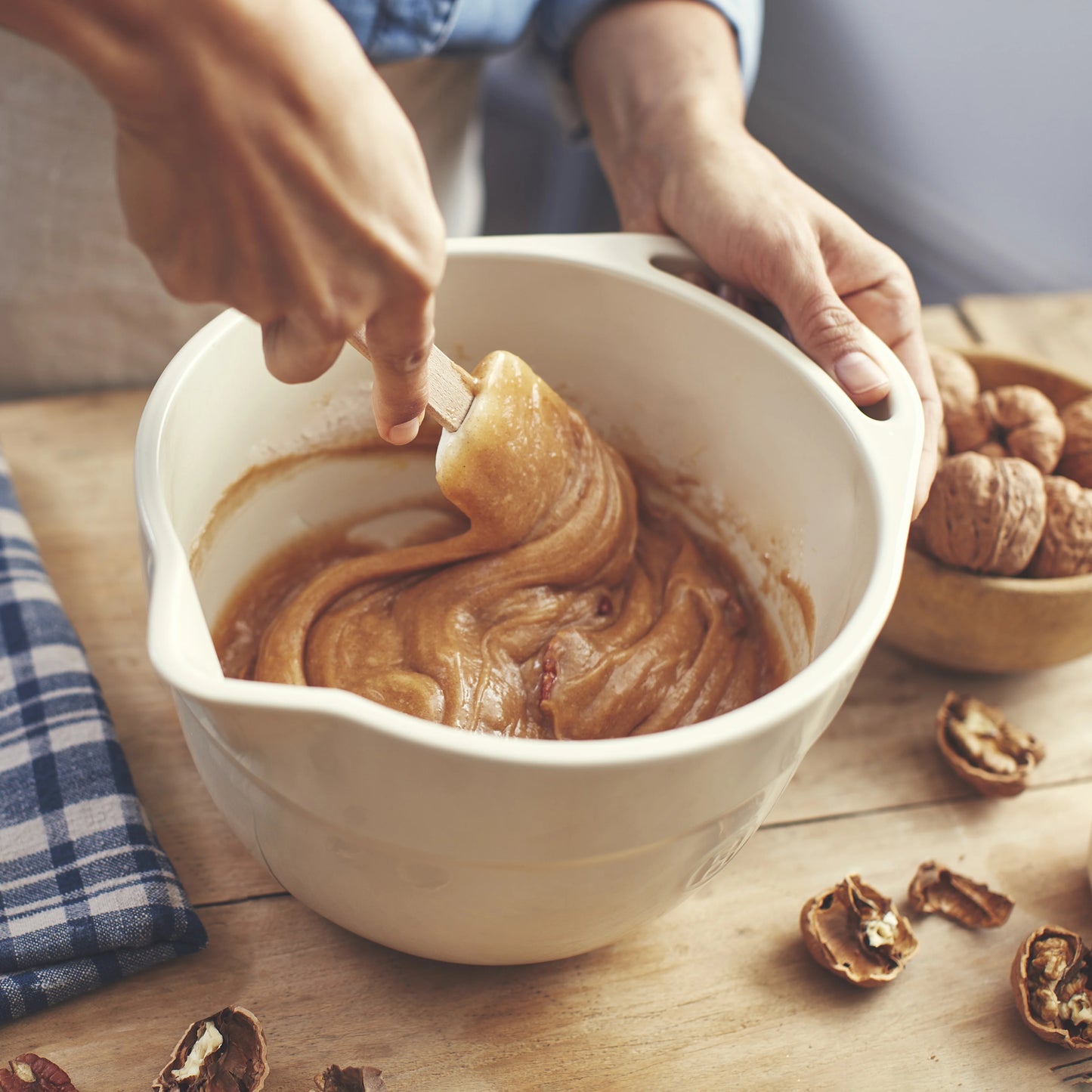 Emile Henry Mixing Bowl 2.5L - Argile