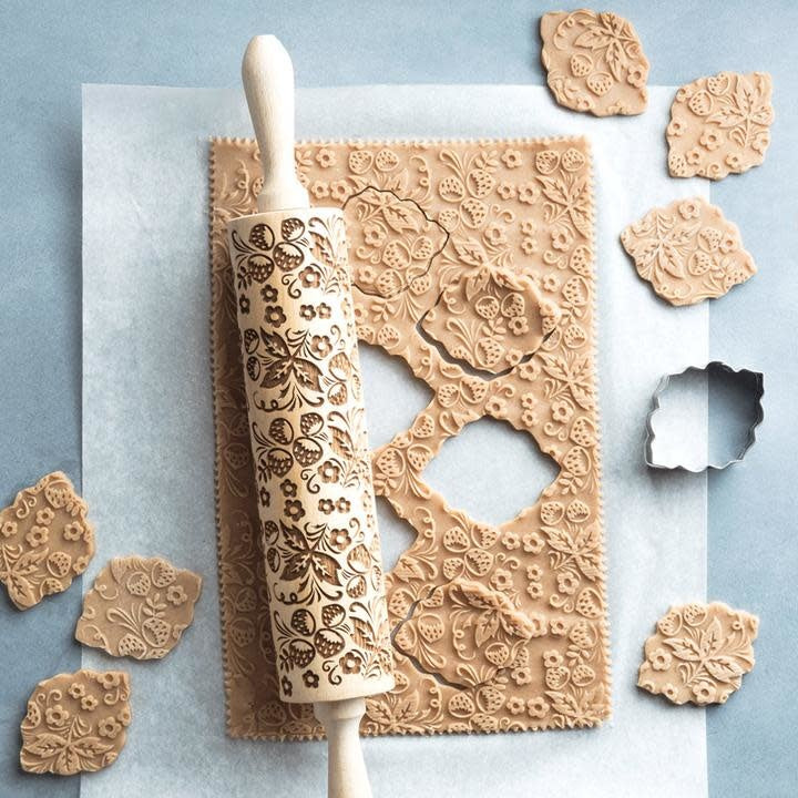 Embossed Rolling Pin - Strawberries